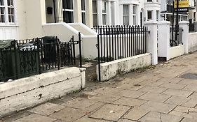 Portsmouth Budget Hotels - All Rooms Are En-Suite